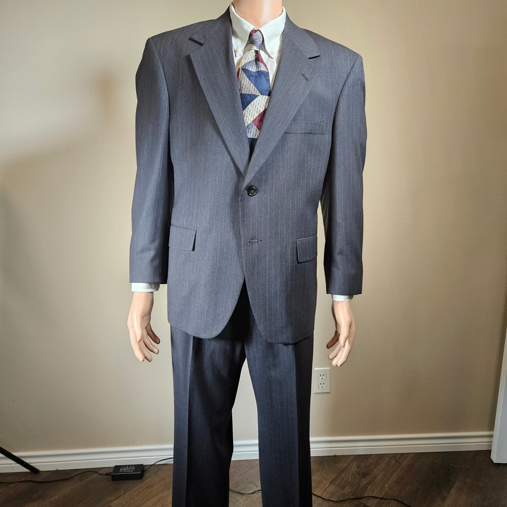 Botany 500 Mens 2 Piece Suit Wool Blend Charcoal Gray Pinstriped 42S Made in USA